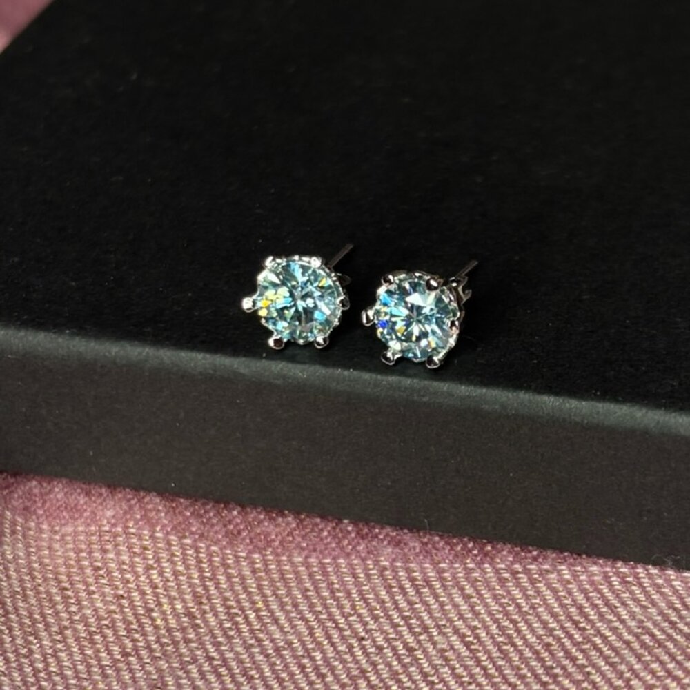 MOISSANITE 2 CT STUDS Sterling silver